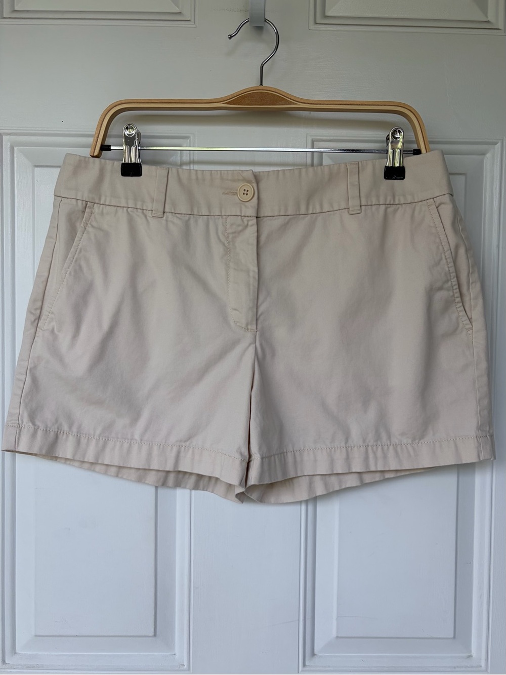 •LOFT• Light Beige Cotton 4” Chino Shorts - Size 8